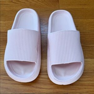 CLOUDIES Pink Slide Sandals